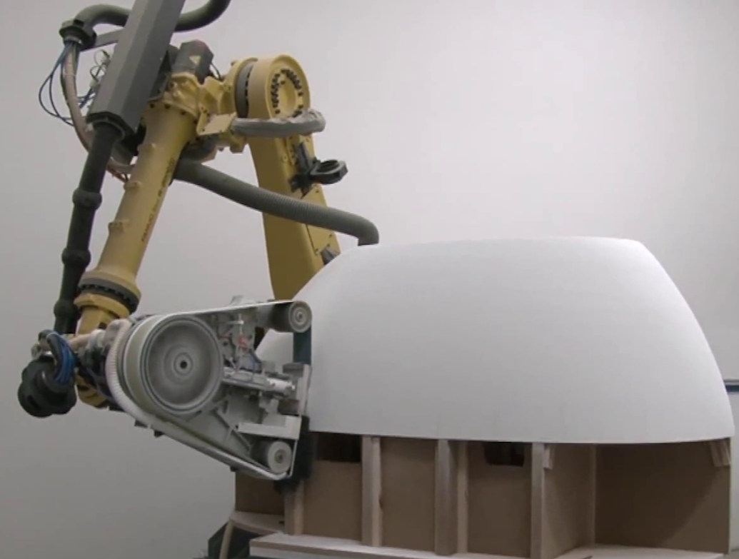 Produzione di mobili con i robot